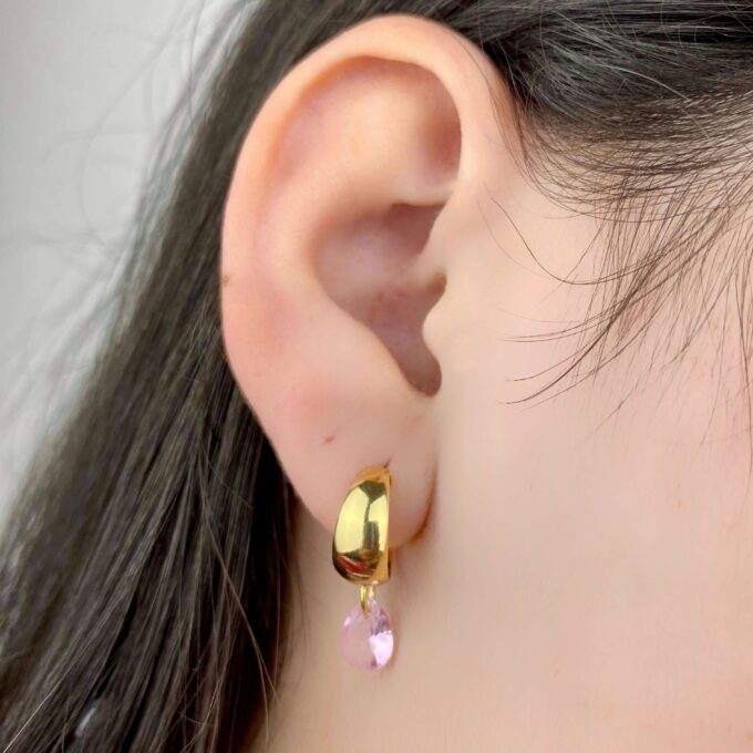 Brinco Meia Argolinha Grossa Com Pingente Gota De Zircônia Rosa Banhado a Prata 925