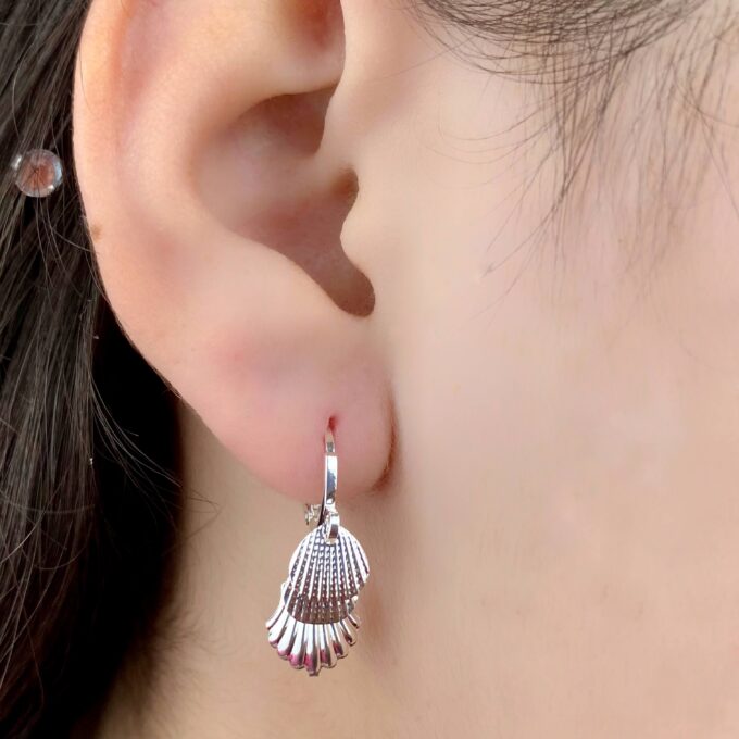 Brinco Argolinha 3 Conchas Mar Banhado a Ouro 18k