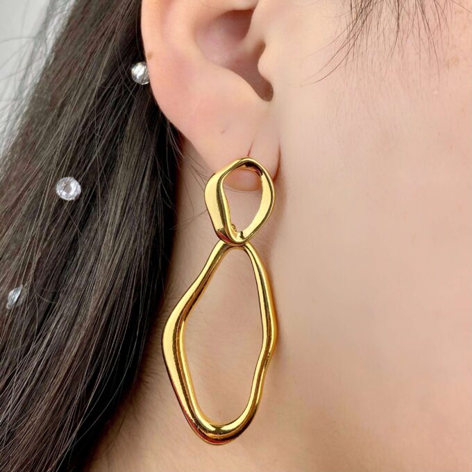 Brinco Orgânico Vazado Duplo Banhado a Ouro 18k