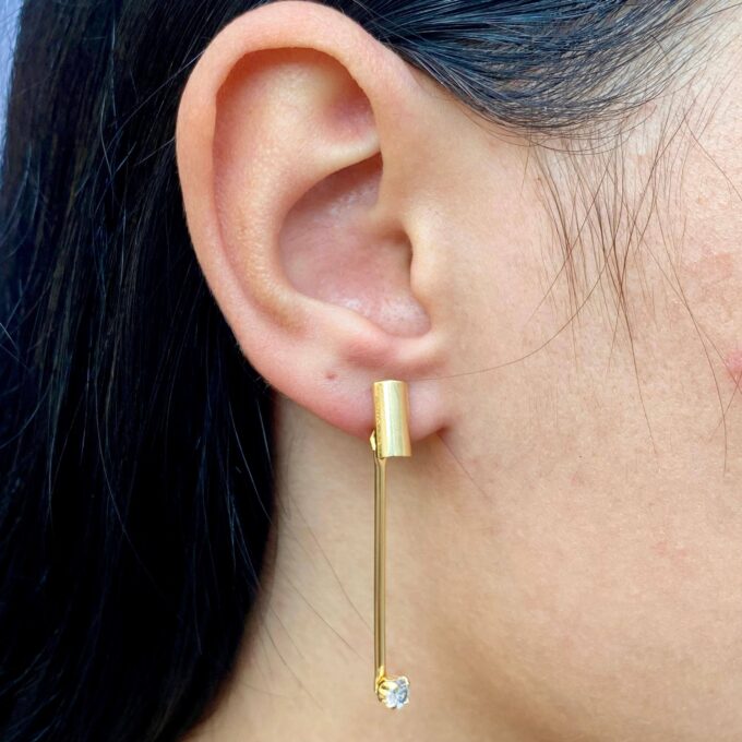 Brinco Pendurado Pedra Zirconia Craveada Banhado a Ouro 18k