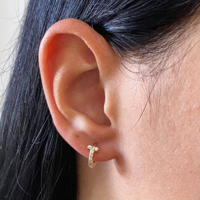 Brinco Argola Zircônia Cravejada Banhado a Ouro 18k