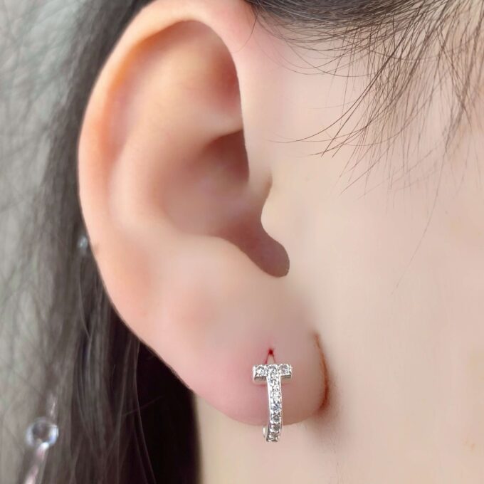 Brinco Argola Zircônia Cravejada Banhado a Ouro 18k