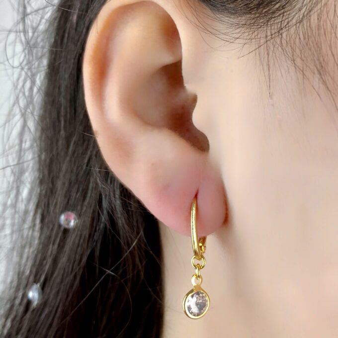 Brinco Argolinha Pingente Ponto De Luz Zirconia Banhado a Ouro 18k