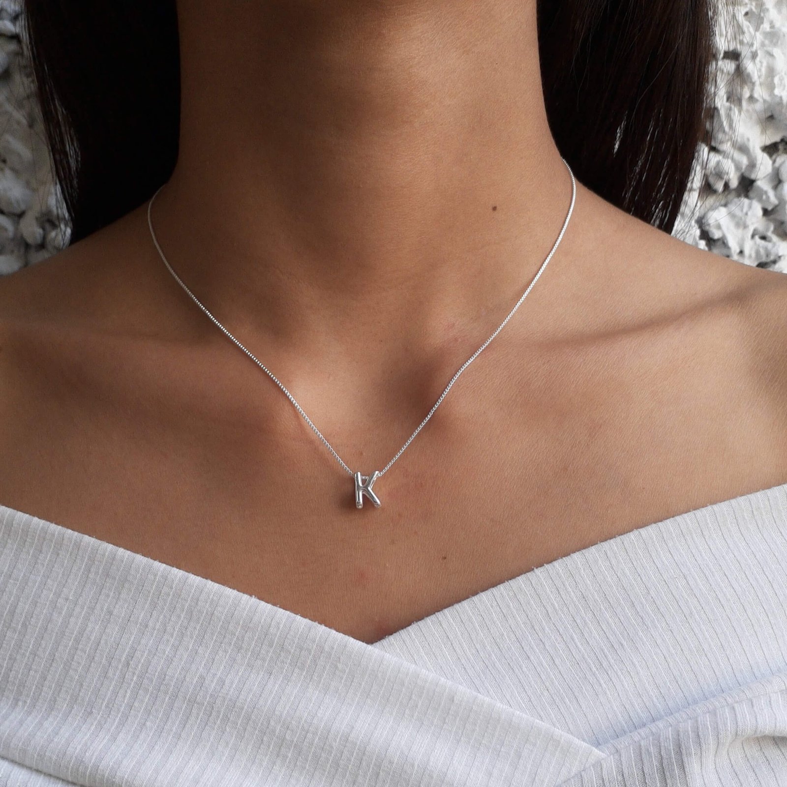 Colar Pingente Letra K Banhado a Prata 925