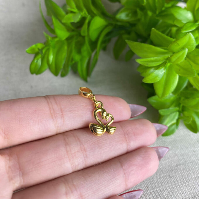Colar Pingente Cisne Banhado a Ouro 18k
