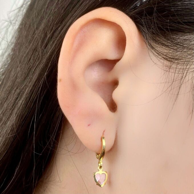 Brinco Argolinha Coração Zirconia Banhado a Ouro 18k