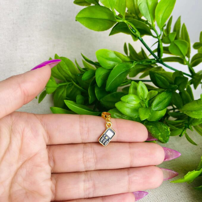 Berloque Celular Banhado a Ouro 18k