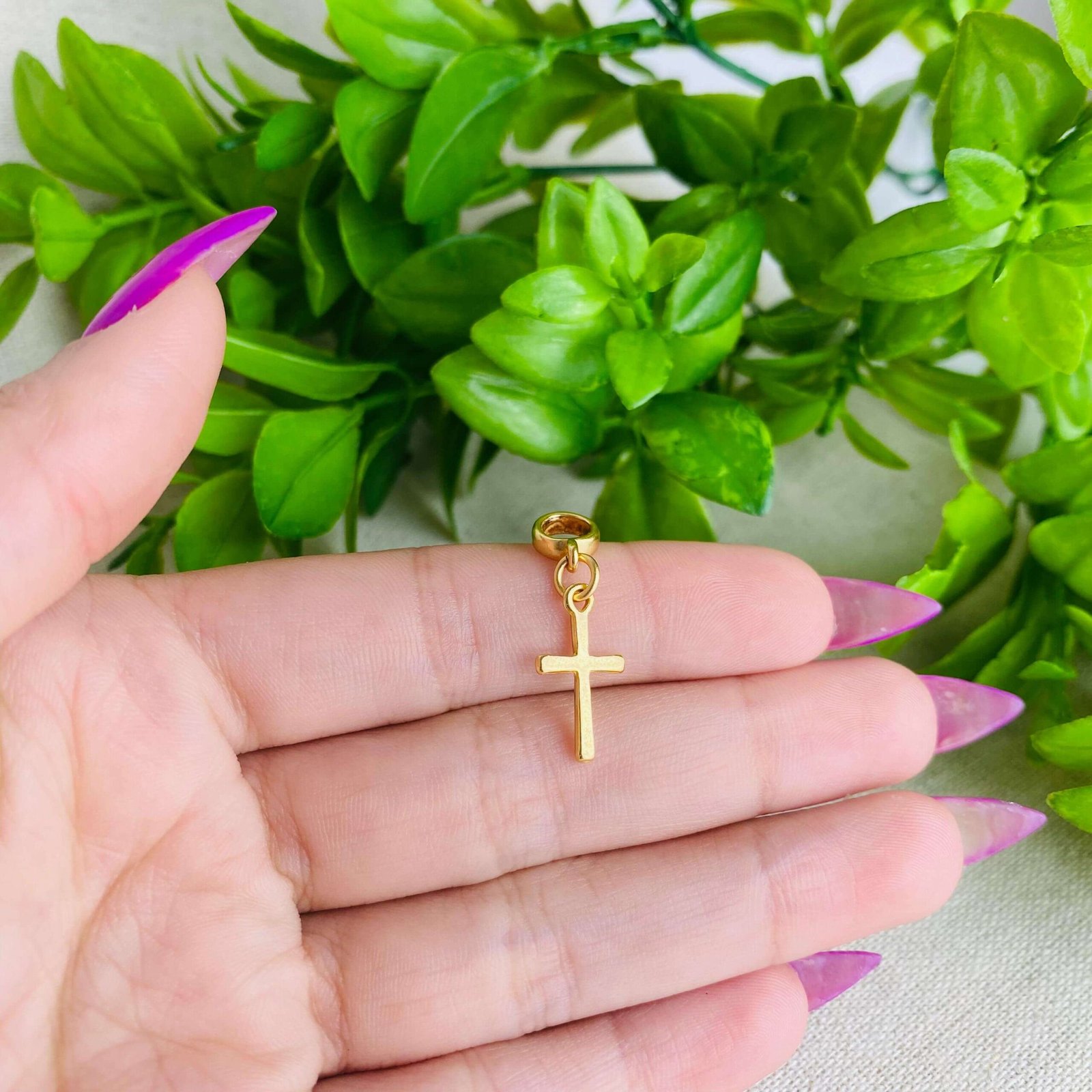Berloque Crucifixo Banhado a Ouro 18k