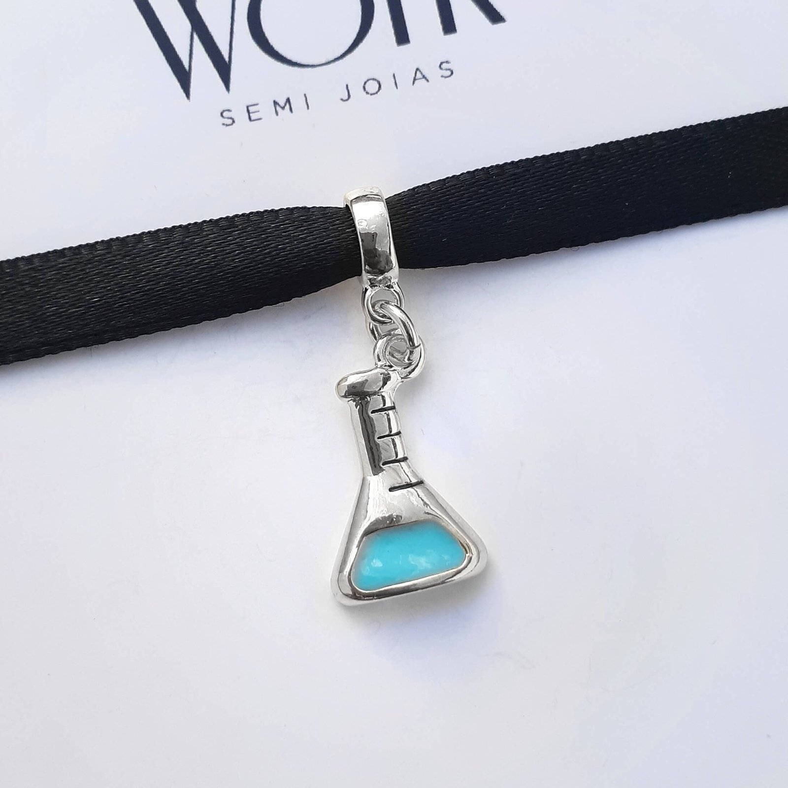 Berloque Erlenmeyer Química Banhado a Prata 925