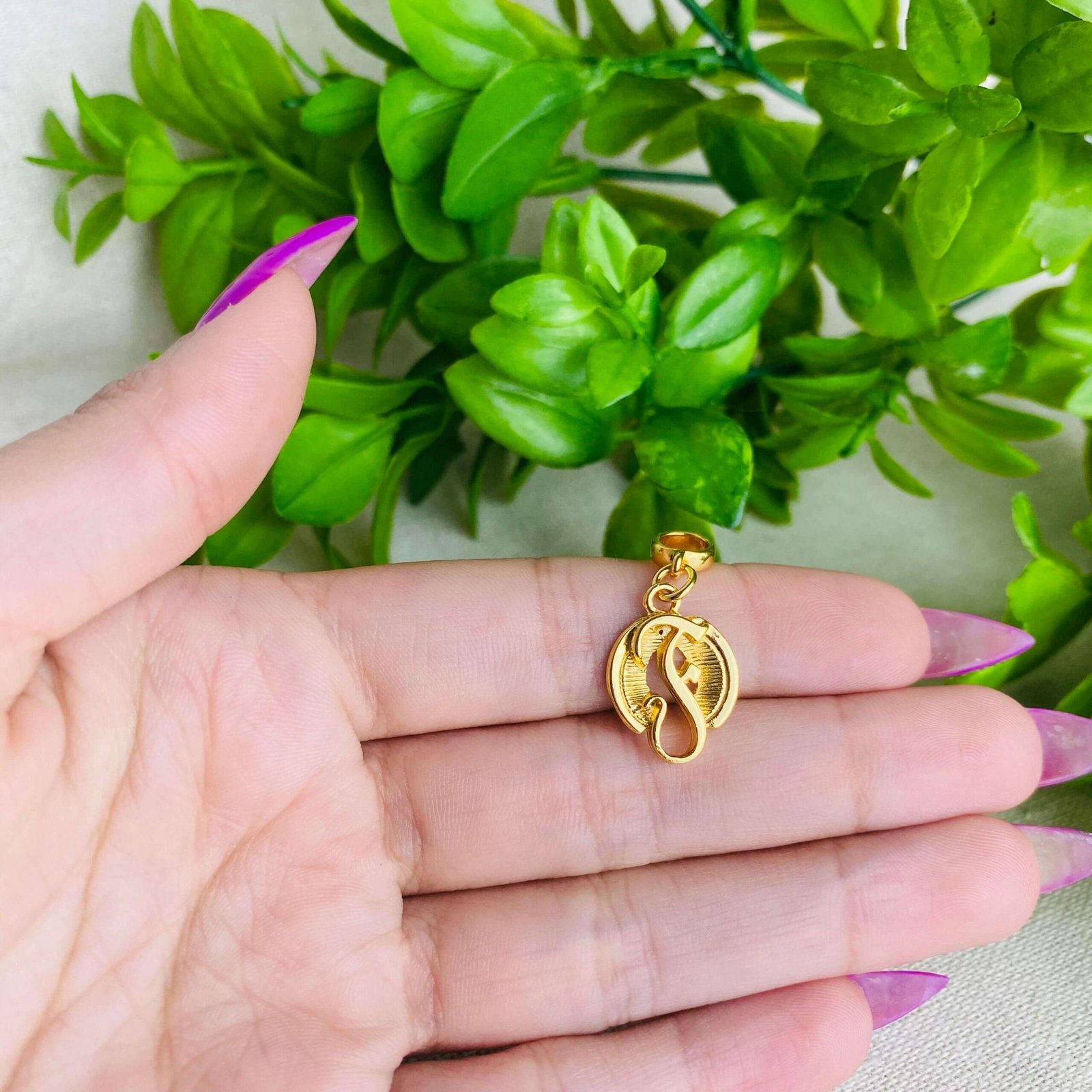 Berloque Profissão Fonoaudiologia Banhado a Ouro 18k