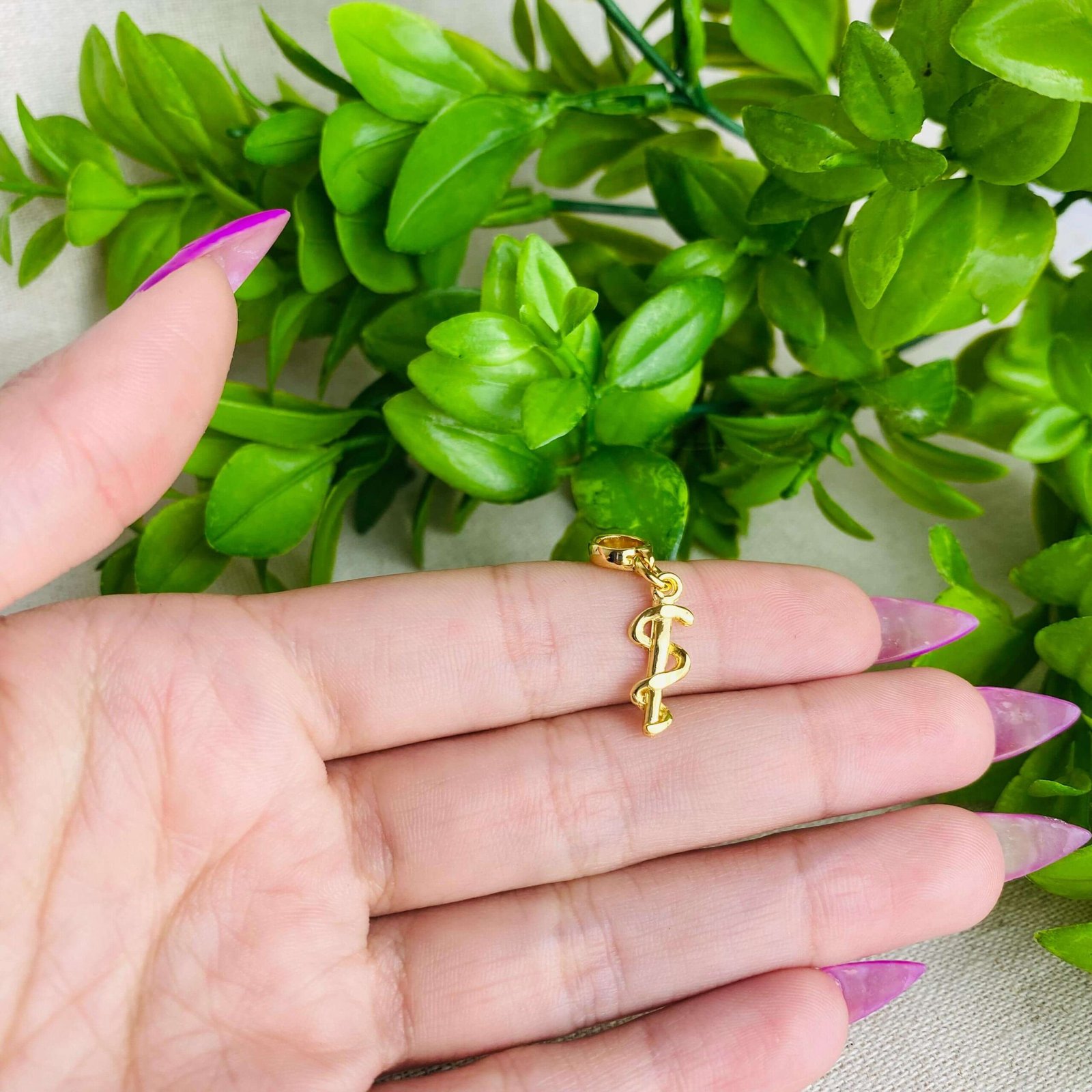 Berloque Profissão Medicina Banhado a Ouro 18k