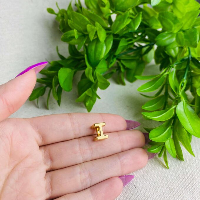Berloque Letra I Separador Banhado a Ouro 18k