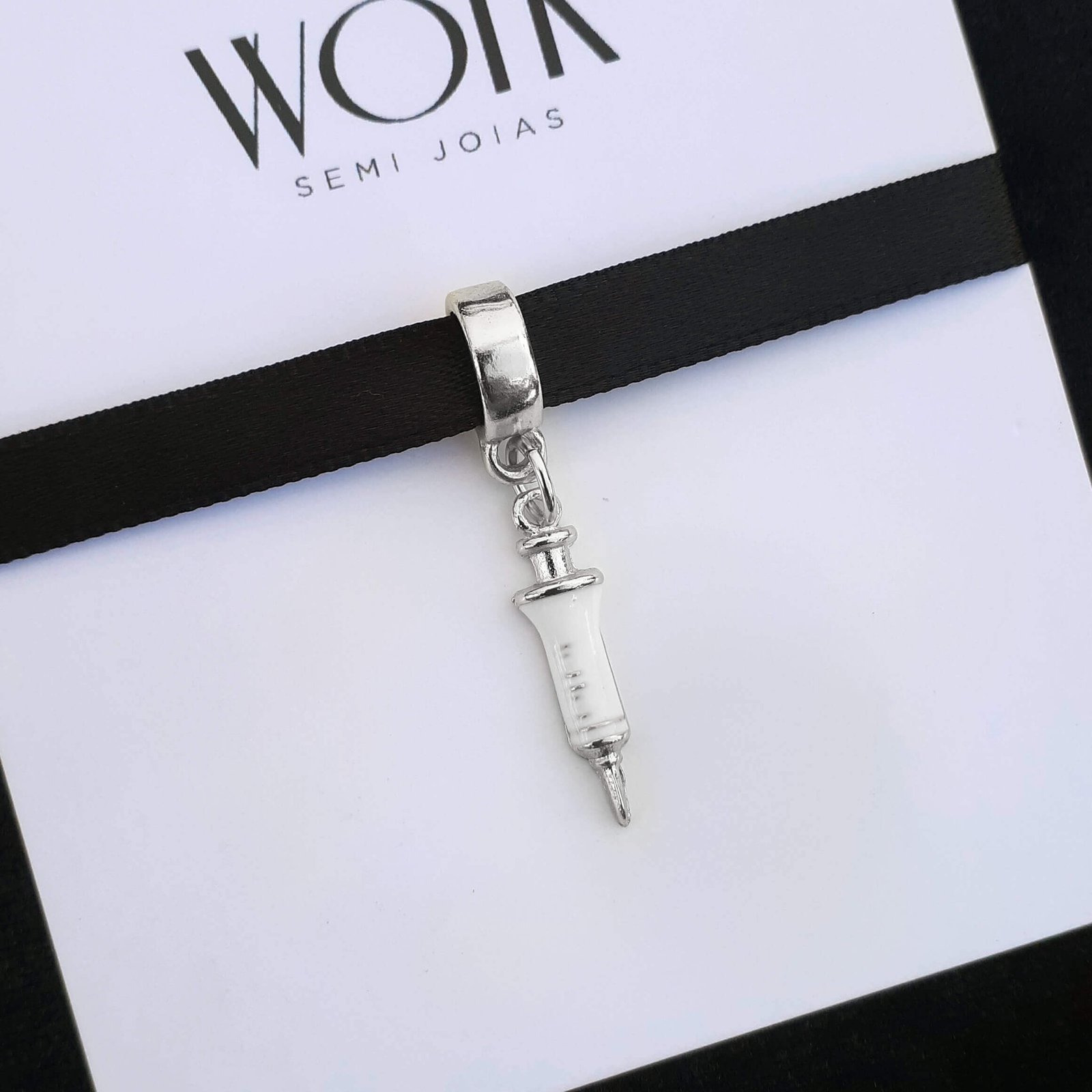 Berloque Seringa Enfermeira Banhado a Prata 925