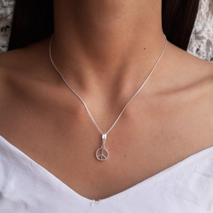 Colar Pingente Paz Banhado a Ouro 18k