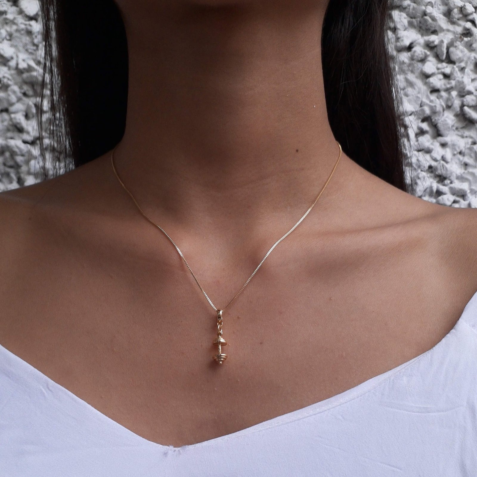 Colar Feminino Pingente Supino de Academia Banhado a Ouro 18k