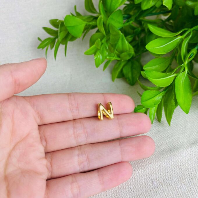 Berloque Letra N Separador Banhado a Ouro 18k